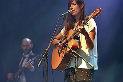 Clare Louise @ Brussels Summer Festival, picture 2, photographed by Wim Patry - FrontView Magazine