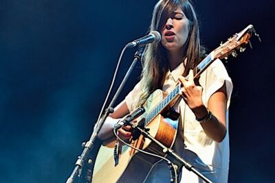 Clare Louise @ Brussels Summer Festival, picture 15, photographed by Wim Patry - FrontView Magazine