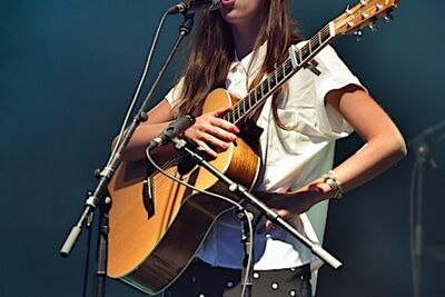 Clare Louise @ Brussels Summer Festival, picture 20, photographed by Wim Patry - FrontView Magazine