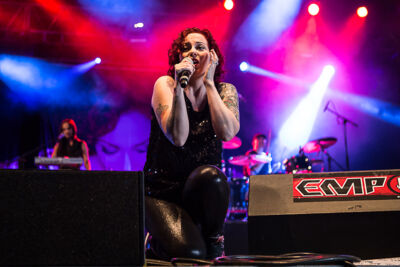 Anneke Van Giersbergen @ Summer Breeze 2014, picture 18, photographed by Dorien Goetschalckx - FrontView Magazine