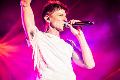 Clouseau @ Stadsfestival Ieper, picture 17, photographed by Elke Briers - FrontView Magazine