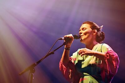 Emiliana Torrini @ Brussels Summer Festival, picture 11, photographed by Wim Patry - FrontView Magazine