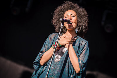 Leki @ Stadsfestival Ieper, picture 5, photographed by Elke Briers - FrontView Magazine