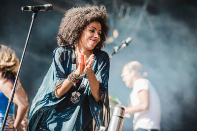 Leki @ Stadsfestival Ieper, picture 11, photographed by Elke Briers - FrontView Magazine