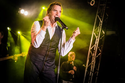 Will Tura @ Druivenfeesten Overijse, picture 14, photographed by Elke Briers - FrontView Magazine