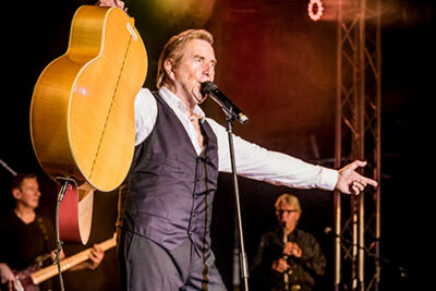 Will Tura @ Druivenfeesten Overijse, picture 15, photographed by Elke Briers - FrontView Magazine