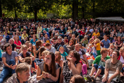 Boterhammen in het Park - Dag 5 - Raymond Van Het Groenewoud @ Warandepark, picture 11, photographed by Alex Wyckmans - FrontView Magazine