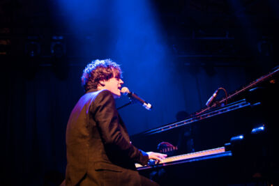 Jamie Cullum @ Rivierenhof, picture 6, photographed by Tom Stessens - FrontView Magazine
