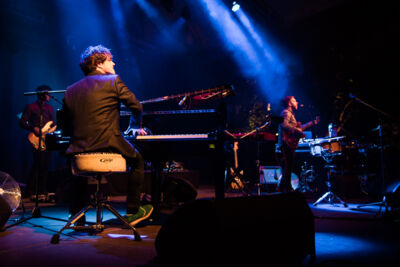 Jamie Cullum @ Rivierenhof, picture 16, photographed by Tom Stessens - FrontView Magazine