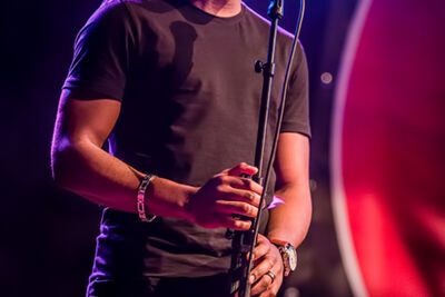 Billie Kawende @ Maanrock 2014, picture 6, photographed by Elke Briers - FrontView Magazine