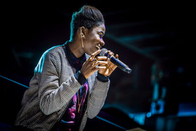Coely @ Maanrock 2014, picture 1, photographed by Elke Briers - FrontView Magazine