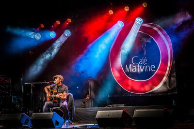 Wayne Gidden @ Maanrock 2014, picture 1, photographed by Elke Briers - FrontView Magazine