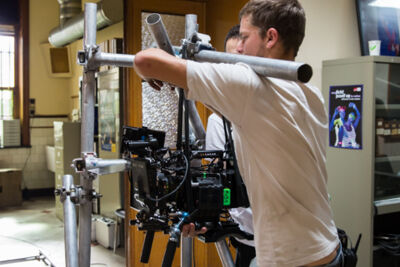 Setbezoek verfilming: "Black" @ Colignonplein Schaarbeek, foto 2, foto's door Guy Danneels - FrontView Magazine