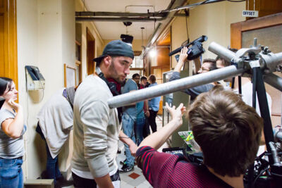 Setbezoek verfilming: "Black" @ Colignonplein Schaarbeek, foto 12, foto's door Guy Danneels - FrontView Magazine