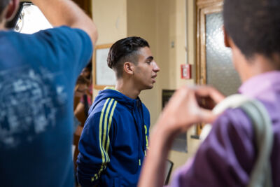 Setbezoek verfilming: "Black" @ Colignonplein Schaarbeek, foto 84, foto's door Guy Danneels - FrontView Magazine