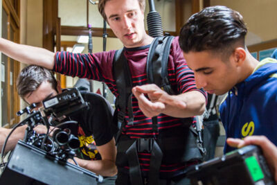 Setbezoek verfilming: "Black" @ Colignonplein Schaarbeek, foto 88, foto's door Guy Danneels - FrontView Magazine