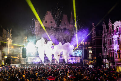 Feest podium - dag 3 @ Maanrock 2014, picture 7, photographed by Elke Briers - FrontView Magazine