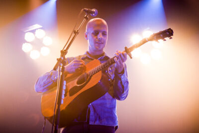 Milow @ Crammerock 2014, foto 2, foto's door Tom Stessens - FrontView Magazine