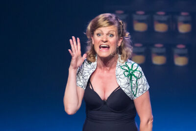 Nele Goossens: " 't Zal wel zijn " @ Fakkelteater, picture 5, photographed by Guy Danneels - FrontView Magazine