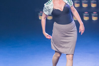 Nele Goossens: " 't Zal wel zijn " @ Fakkelteater, picture 7, photographed by Guy Danneels - FrontView Magazine