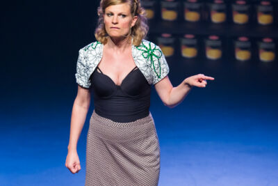 Nele Goossens: " 't Zal wel zijn " @ Fakkelteater, picture 8, photographed by Guy Danneels - FrontView Magazine