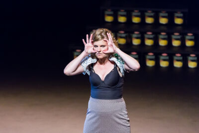 Nele Goossens: " 't Zal wel zijn " @ Fakkelteater, picture 25, photographed by Guy Danneels - FrontView Magazine