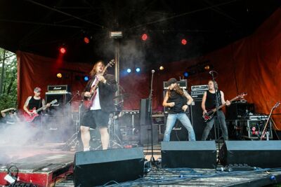 Iese Daase @ OlensFest 2014, picture 6, photographed by Edwin Houdevelt - FrontView Magazine