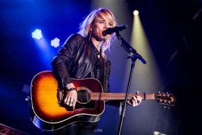 Ilse DeLange @ Parkfestival Coevorden 2014, foto 1, foto's door Elke Briers - FrontView Magazine