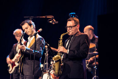 Hans Teeuwen & The Painkillers @ Arenberg, foto 3, foto's door Jef Peeters - FrontView Magazine