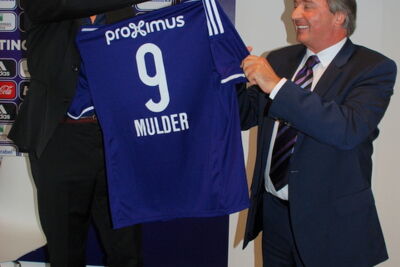 Boekvoorstelling Jan Mulder @ trainingscentrum Anderlecht, picture 3, photographed by Peter Minnebo - FrontView Magazine