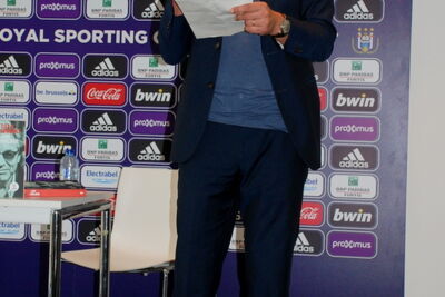 Boekvoorstelling Jan Mulder @ trainingscentrum Anderlecht, picture 5, photographed by Peter Minnebo - FrontView Magazine