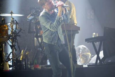 Kaiser Chiefs @ Koninklijk Circus, picture 3, photographed by Nick De Gregorio - FrontView Magazine