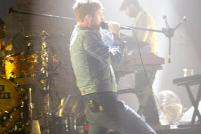 Kaiser Chiefs @ Koninklijk Circus, picture 4, photographed by Nick De Gregorio - FrontView Magazine