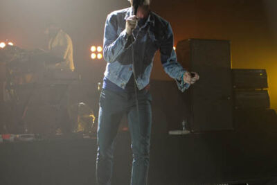 Kaiser Chiefs @ Koninklijk Circus, picture 6, photographed by Nick De Gregorio - FrontView Magazine