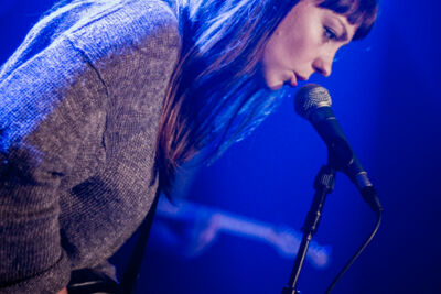 Angel Olsen @ Ab Club, foto 1, foto's door Geert Pieters - FrontView Magazine