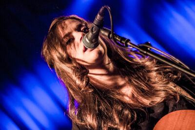 Angel Olsen @ Ab Club, foto 8, foto's door Geert Pieters - FrontView Magazine