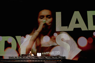 DJ Lady S @ Urbanice, picture 9, photographed by James Van Roosbroeck - FrontView Magazine