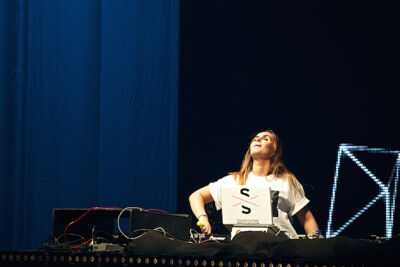 DJ Lady S @ Urbanice, picture 14, photographed by James Van Roosbroeck - FrontView Magazine
