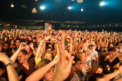 Sfeerbeelden @ Urbanice, picture 13, photographed by James Van Roosbroeck - FrontView Magazine