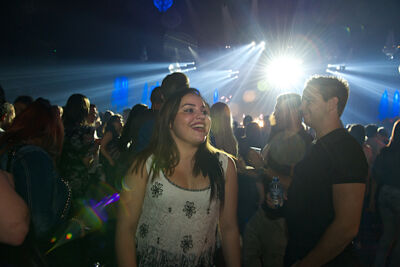 Sfeerbeelden @ Urbanice, picture 22, photographed by James Van Roosbroeck - FrontView Magazine