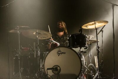 Band Of Skulls @ Trix, picture 21, photographed by Edwin Houdevelt - FrontView Magazine