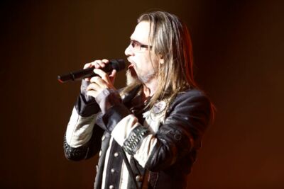 Florent Pagny @ Vorst Nationaal, picture 1, photographed by Pascal Liagre - FrontView Magazine