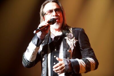 Florent Pagny @ Vorst Nationaal, picture 2, photographed by Pascal Liagre - FrontView Magazine