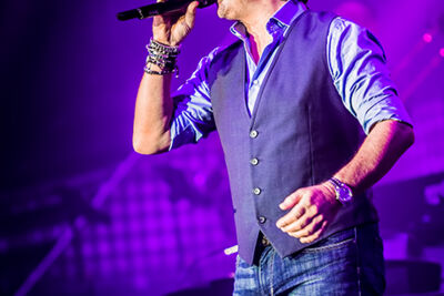 Marco Borsato - Duizend Spiegels Tour @ Ethias Theater, foto 2, foto's door Elke Briers - FrontView Magazine