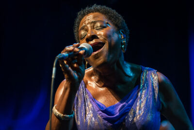 Sharon Jones & The Dap-Kings @ Het Depot, picture 12, photographed by Jan van Hecke - FrontView Magazine
