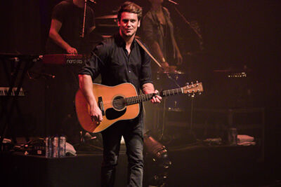 Bastian Baker @ Koninklijk Circus, picture 4, photographed by Elke Briers - FrontView Magazine