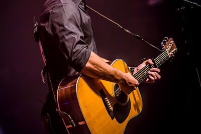 Bastian Baker @ Koninklijk Circus, picture 6, photographed by Elke Briers - FrontView Magazine