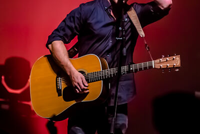 Bastian Baker @ Koninklijk Circus, picture 13, photographed by Elke Briers - FrontView Magazine