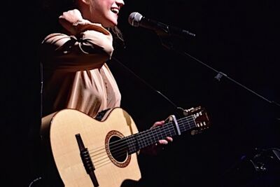 Selah Sue @ Cirque Royal, picture 1, photographed by Wim Patry - FrontView Magazine