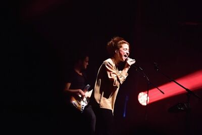 Selah Sue @ Cirque Royal, picture 6, photographed by Wim Patry - FrontView Magazine
